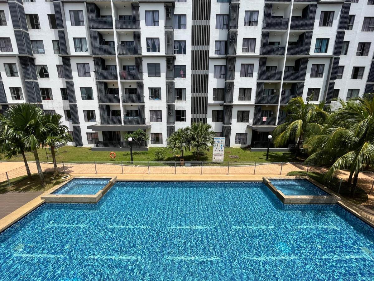 Sg Resort Residence - Beach & Waterpark Kuantan Zewnętrze zdjęcie